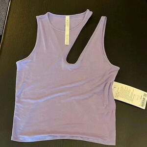 NWT Shoulder Cut Out Yoga Tank  Dark Lavender size 6